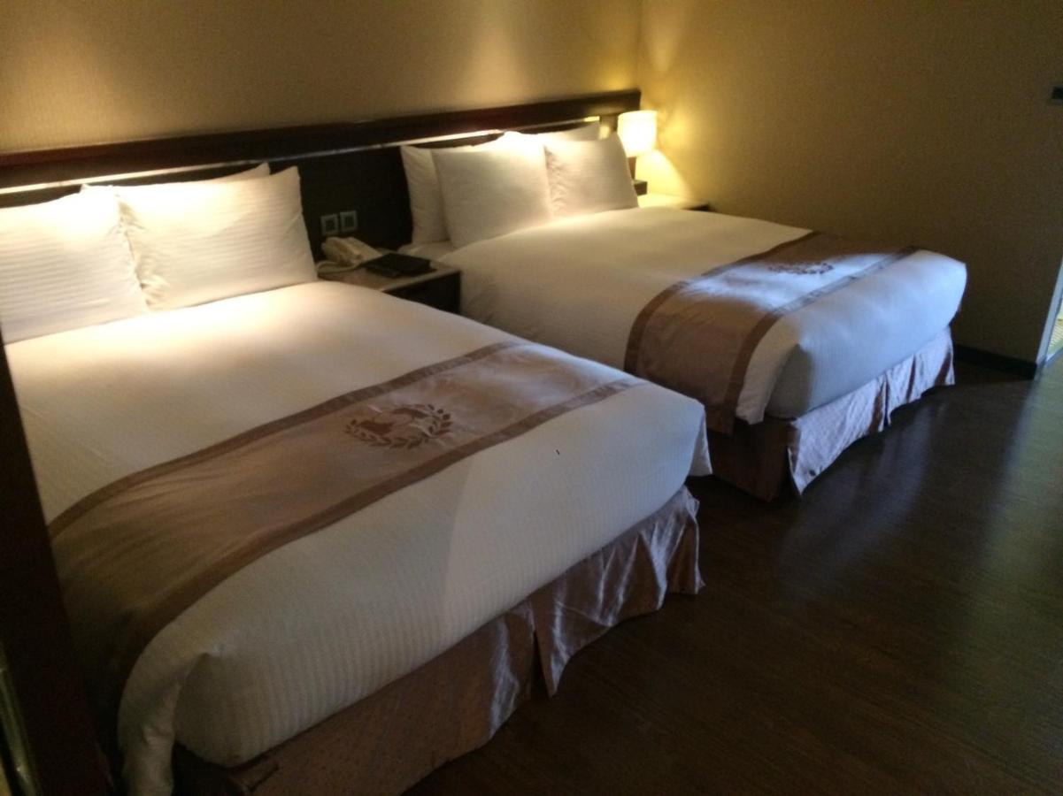 Taichung Charming City Hotel Bagian luar foto