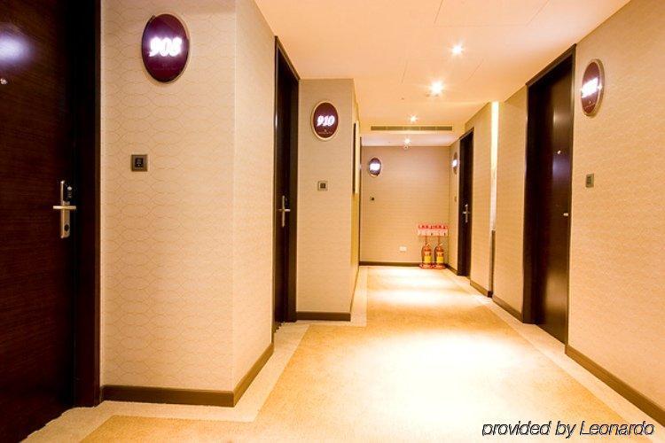 Taichung Charming City Hotel Bagian luar foto