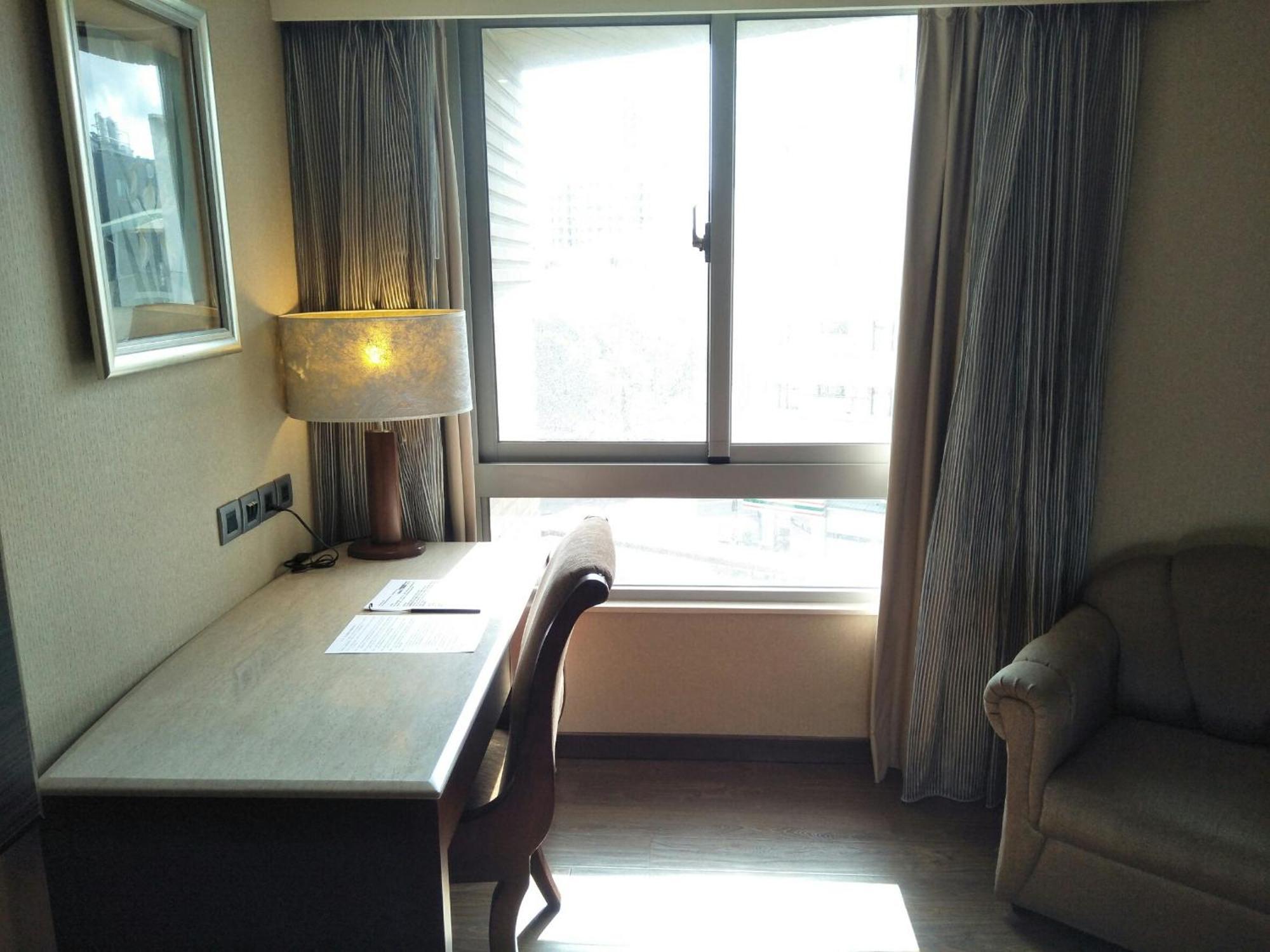 Taichung Charming City Hotel Bagian luar foto