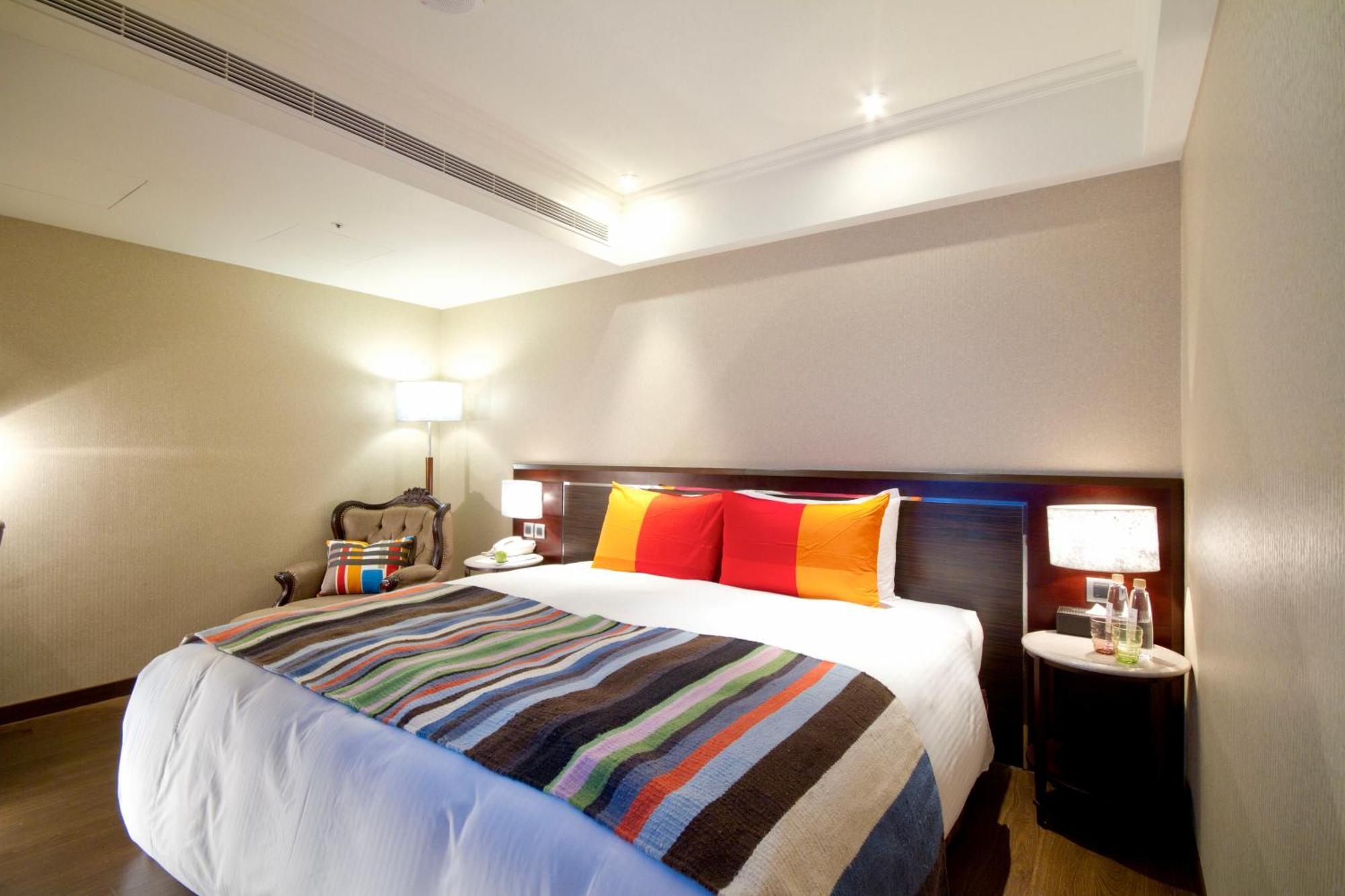 Taichung Charming City Hotel Bagian luar foto