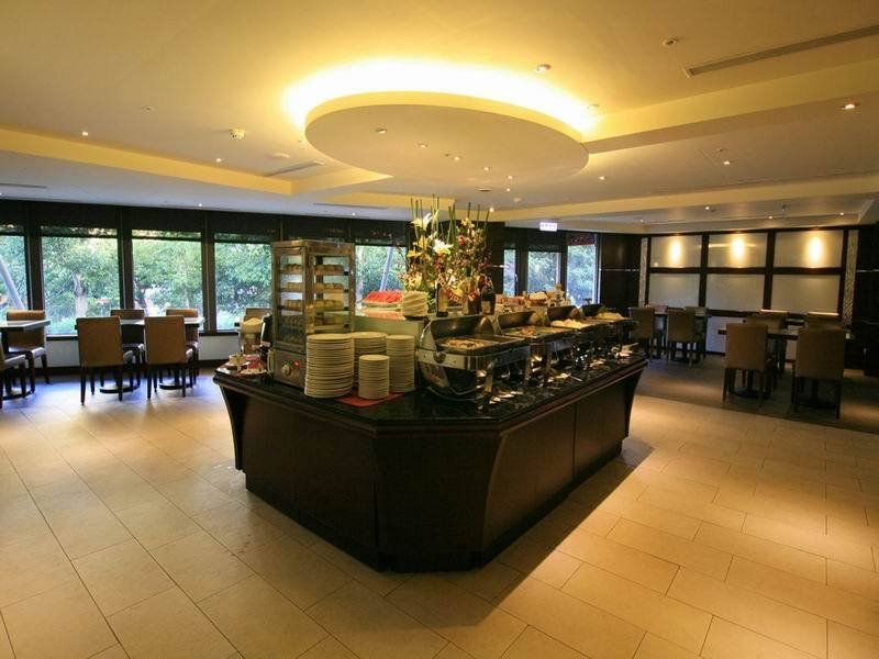 Taichung Charming City Hotel Bagian luar foto